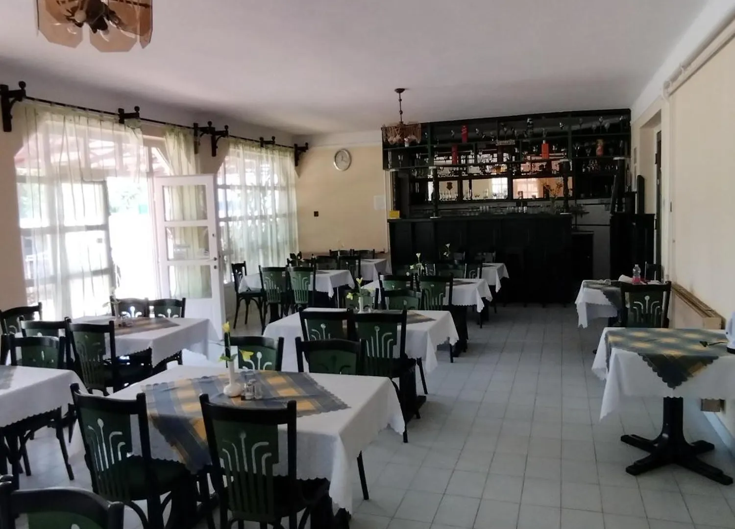 Start Panzio-Etterem Hotel Hajduszoboszlo Guest house